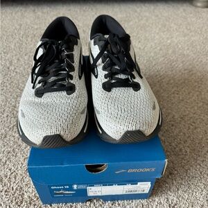 Brooks Ghost 15 - White/Black Size 10